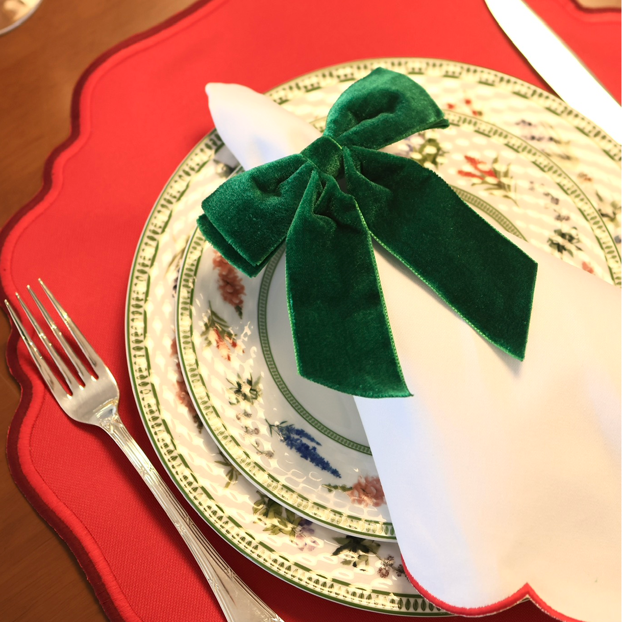 Green Velvet Bow Napkin Rings (Set of 2)